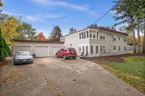 107 North Mallory Avenue Batavia IL 60510