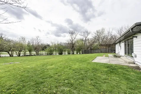 2625 Varonen Avenue Waukegan IL 60087