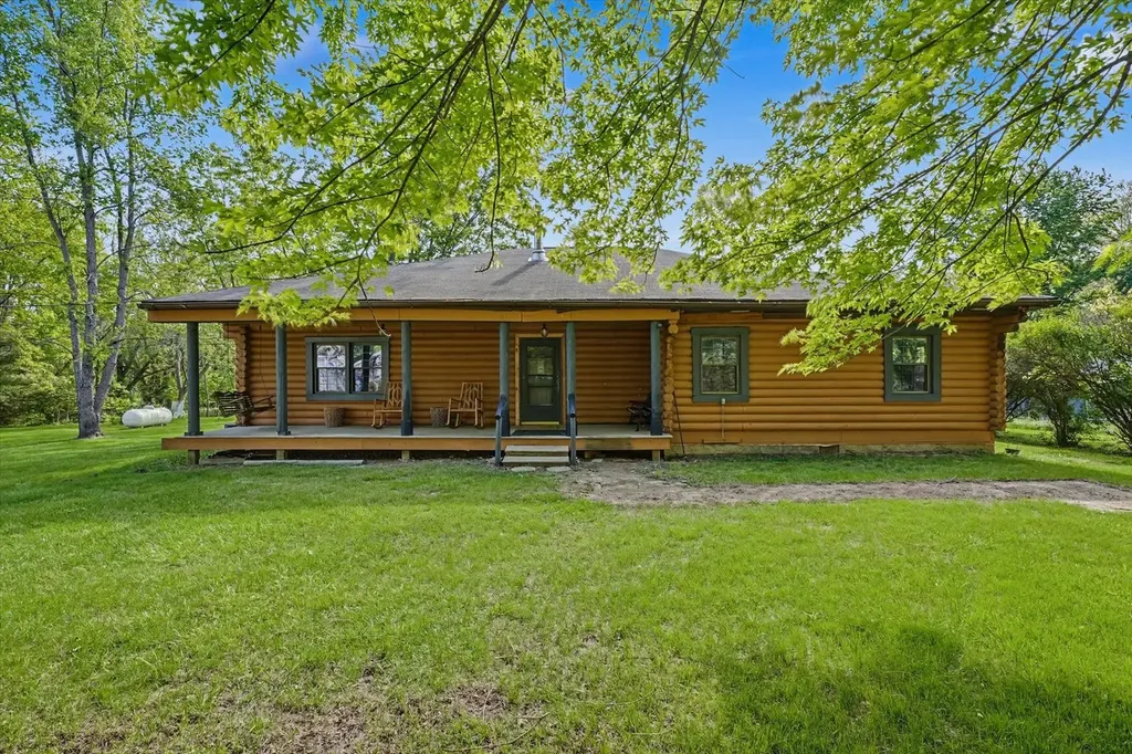 2431 North 1450 East Road White Heath IL 61884