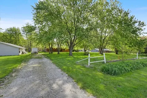 2431 North 1450 East Road White Heath IL 61884