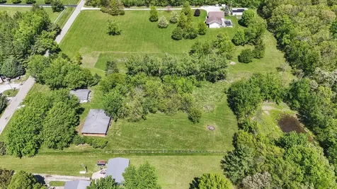 2431 North 1450 East Road White Heath IL 61884