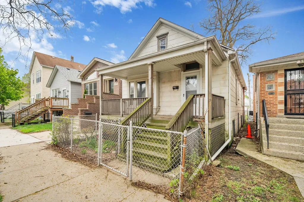 511 West 45th Street Chicago IL 60609