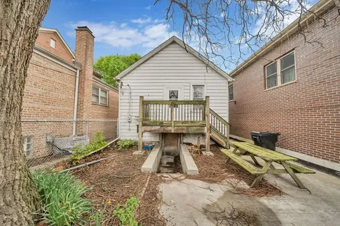 511 West 45th Street Chicago IL 60609