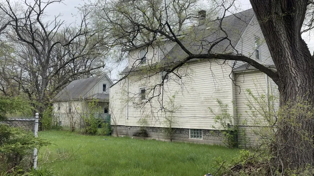 10721 South Wentworth Avenue Chicago IL 60628