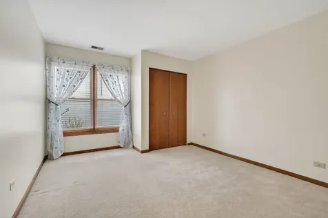3431 Lake Side Circle Joliet IL 60431