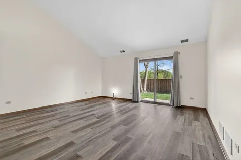 3431 Lake Side Circle Joliet IL 60431