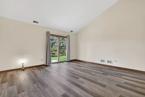 3431 Lake Side Circle Joliet IL 60431