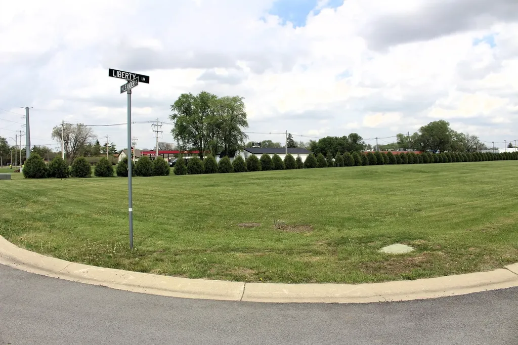 34 Liberty Lane Clinton IL 61727