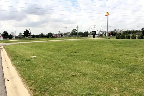 34 Liberty Lane Clinton IL 61727
