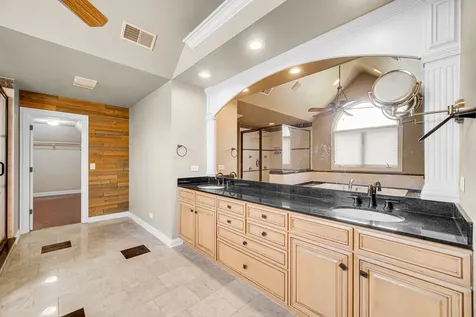3N777 Walt Whitman Road St. Charles IL 60175