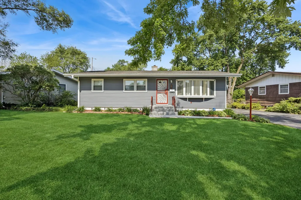 61 Arrowhead Drive Thornton IL 60476
