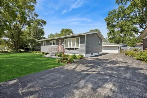 61 Arrowhead Drive Thornton IL 60476