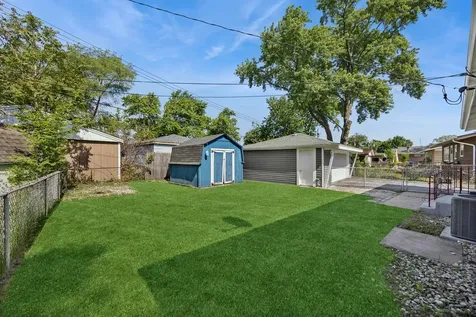 61 Arrowhead Drive Thornton IL 60476