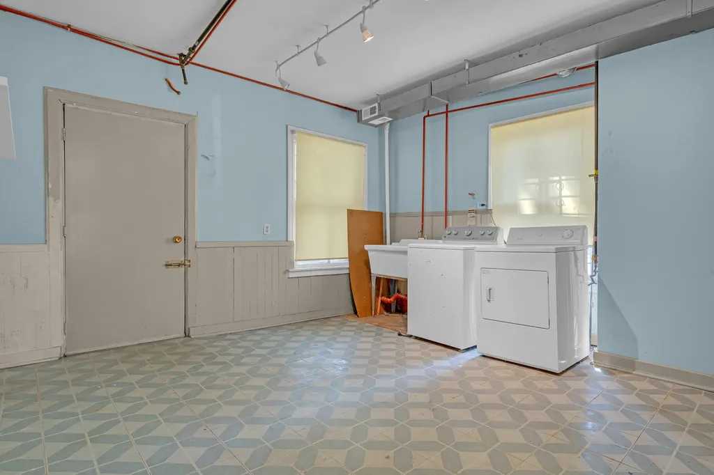 5445 South Dorchester Avenue Chicago IL 60615