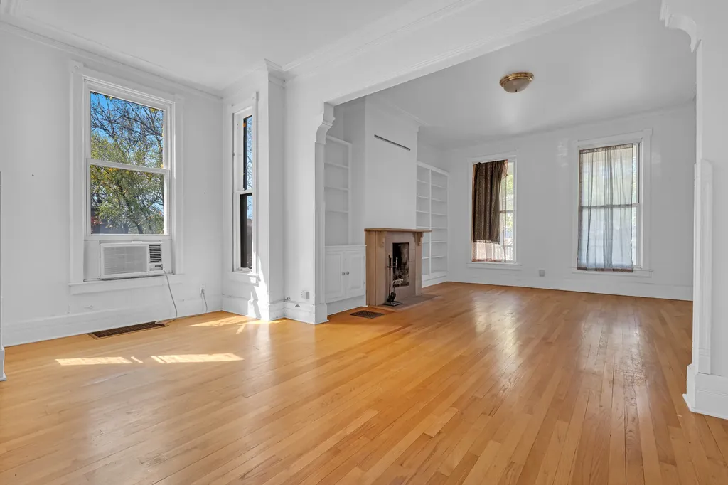 5445 South Dorchester Avenue Chicago IL 60615