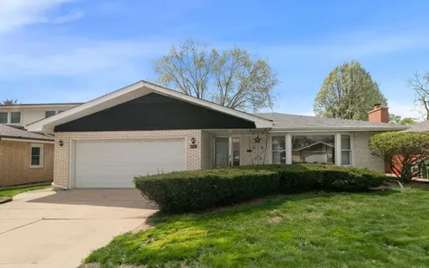 9712 South Kolmar Avenue Oak Lawn IL 60453