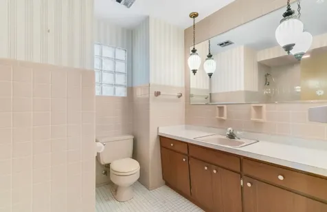 9712 South Kolmar Avenue Oak Lawn IL 60453