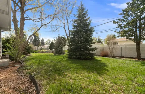 9712 South Kolmar Avenue Oak Lawn IL 60453