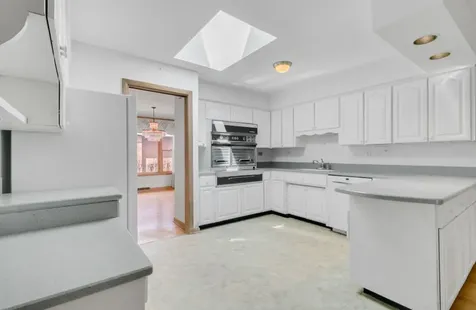 9712 South Kolmar Avenue Oak Lawn IL 60453