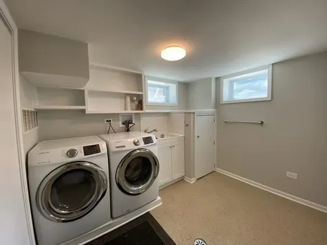 2171 Laura Lane Des Plaines IL 60018