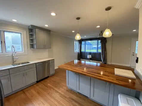 2171 Laura Lane Des Plaines IL 60018