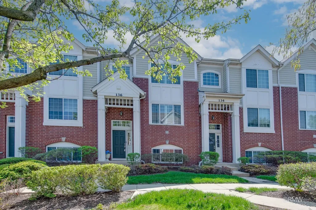 136 Morgans Gate Drive Wood Dale IL 60191