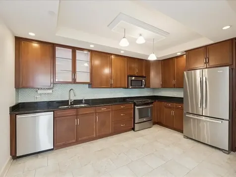 10 East Burlington Street Riverside IL 60546