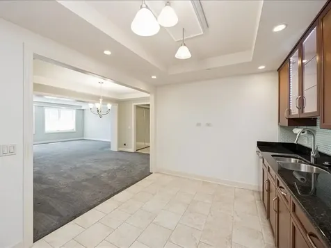 10 East Burlington Street Riverside IL 60546