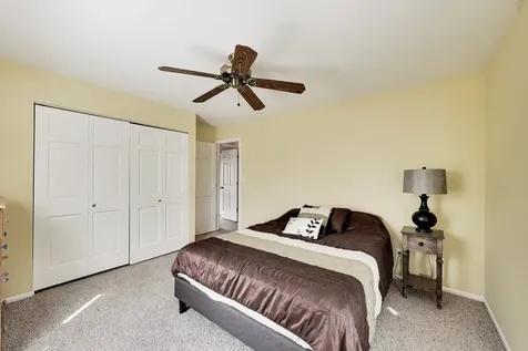 525 Skyline Drive Algonquin IL 60102