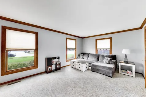 525 Skyline Drive Algonquin IL 60102