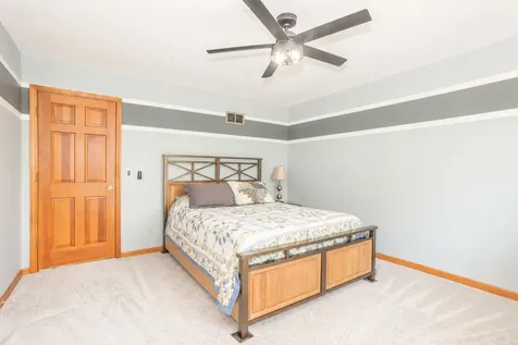 1368 Hunter Circle Naperville IL 60540