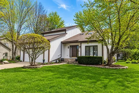 1368 Hunter Circle Naperville IL 60540