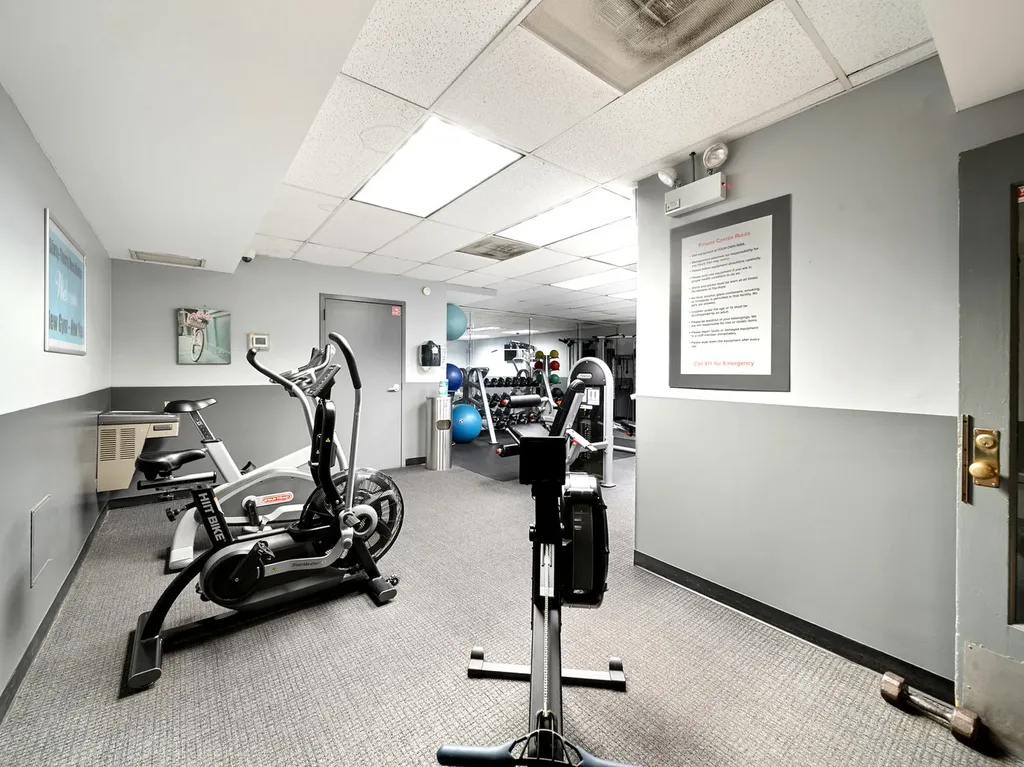 6030 North Sheridan Road Chicago IL 60660