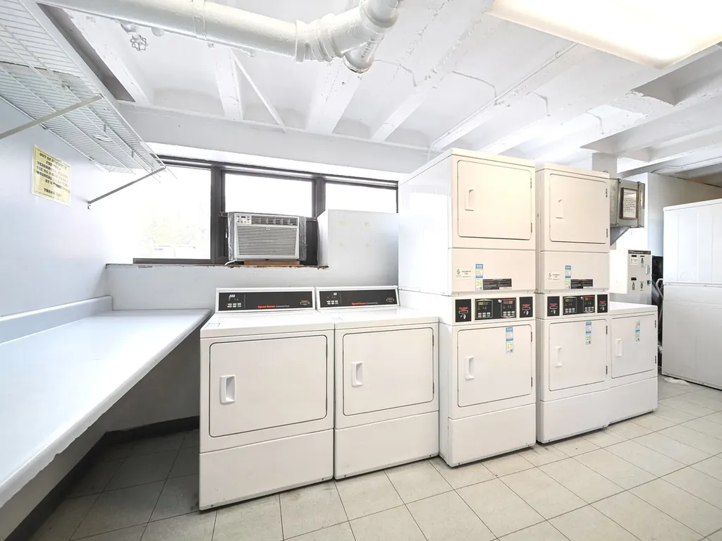 6030 North Sheridan Road Chicago IL 60660