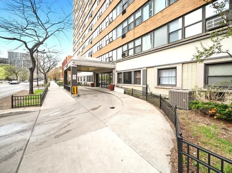 6030 North Sheridan Road Chicago IL 60660