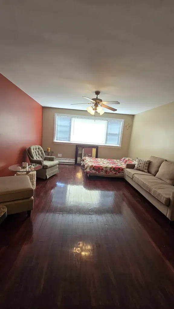 2411 West Balmoral Avenue Chicago IL 60625