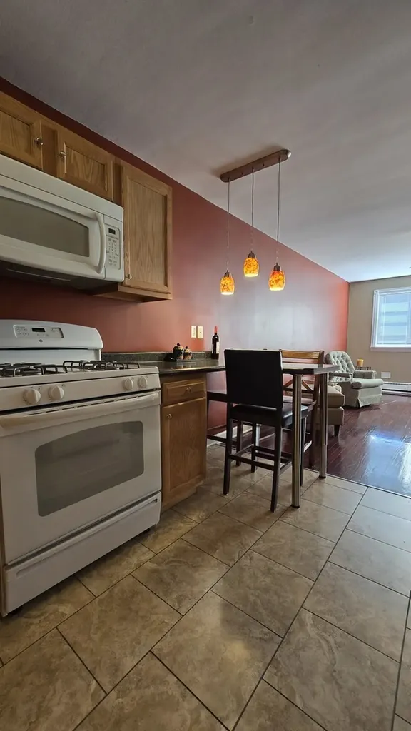 2411 West Balmoral Avenue Chicago IL 60625