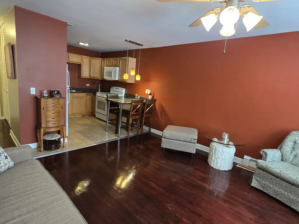 2411 West Balmoral Avenue Chicago IL 60625
