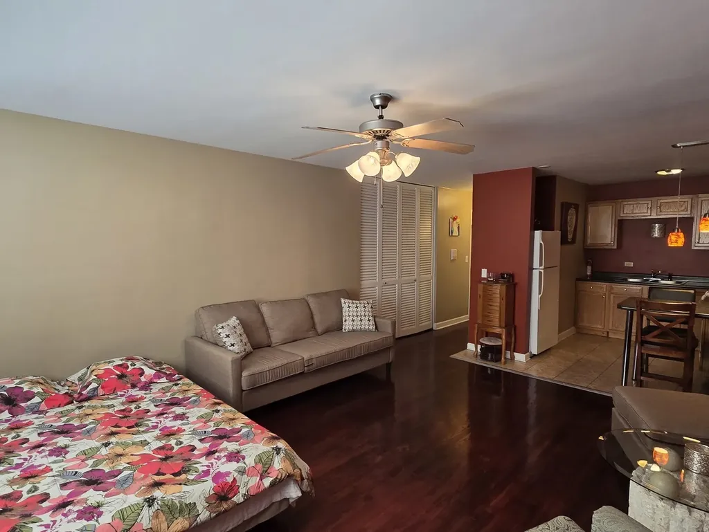 2411 West Balmoral Avenue Chicago IL 60625