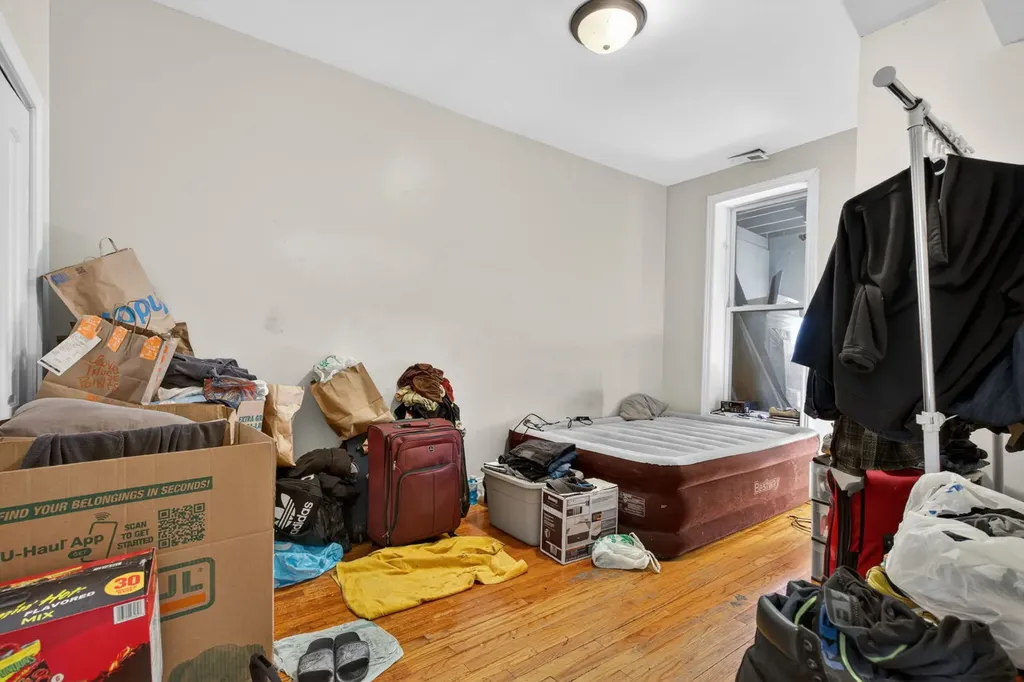 3657 West Ohio Street Chicago IL 60624
