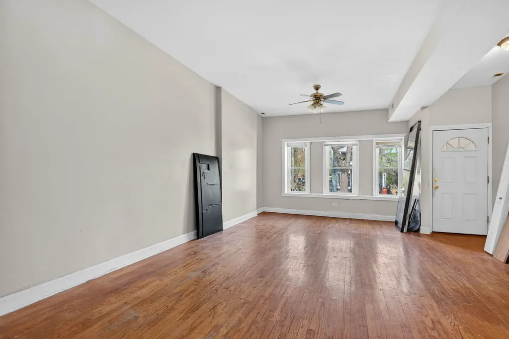 3657 West Ohio Street Chicago IL 60624