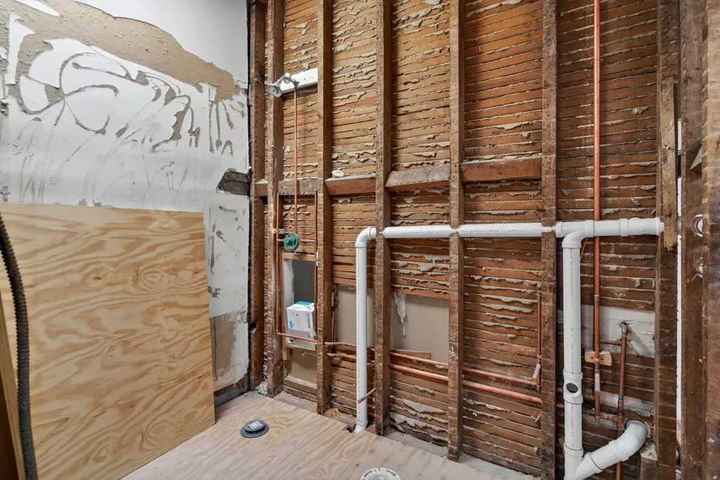 3657 West Ohio Street Chicago IL 60624