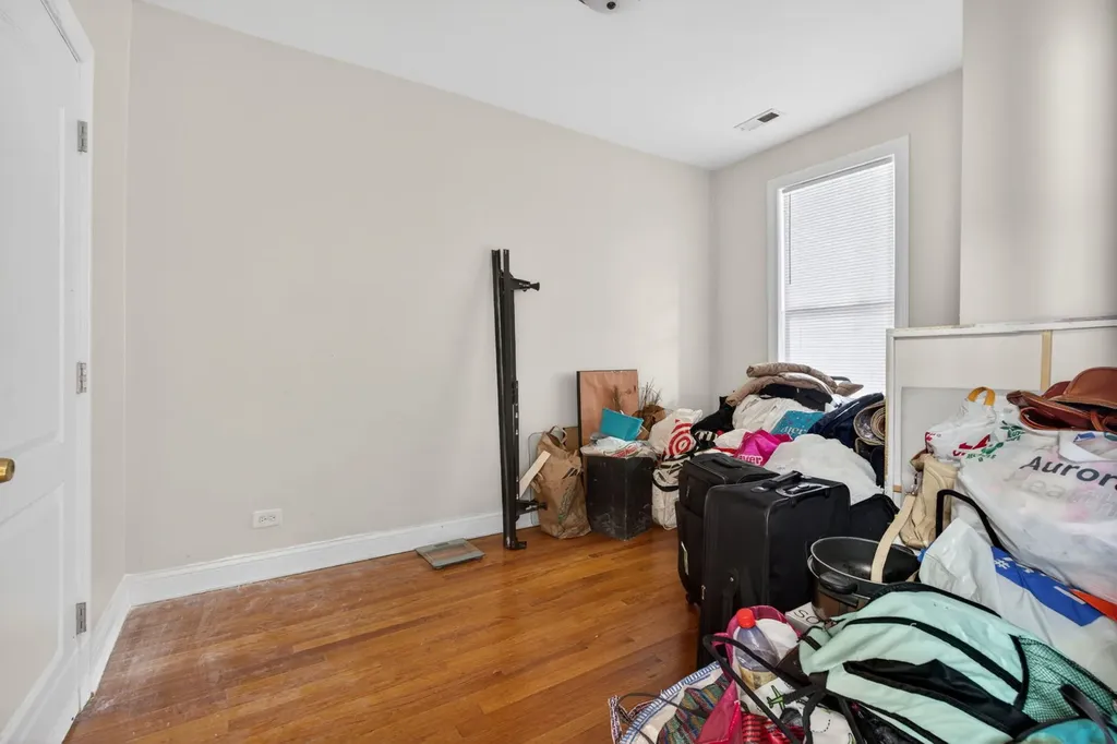 3657 West Ohio Street Chicago IL 60624