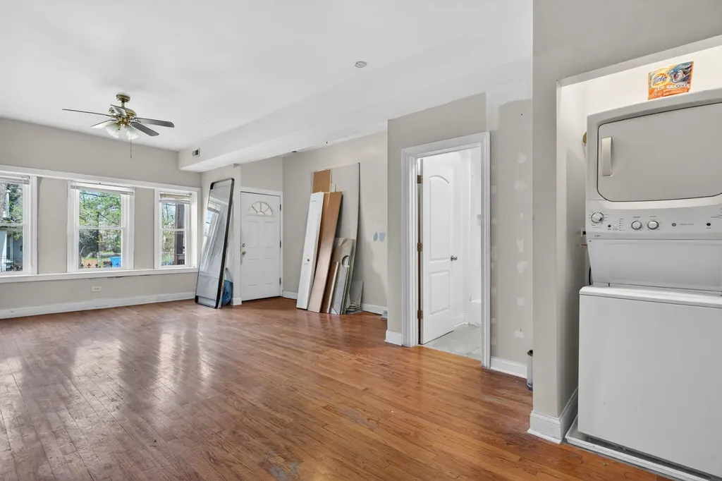 3657 West Ohio Street Chicago IL 60624