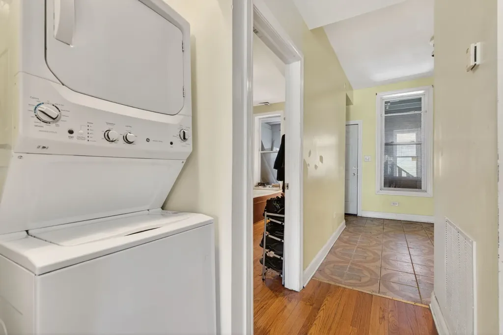 3657 West Ohio Street Chicago IL 60624