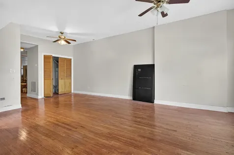 3657 West Ohio Street Chicago IL 60624