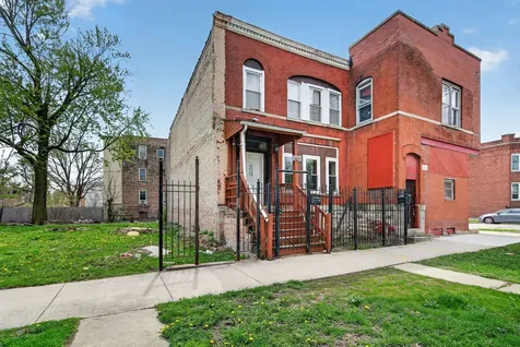 3657 West Ohio Street Chicago IL 60624