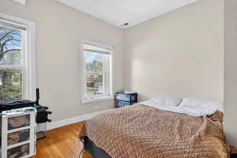 3657 West Ohio Street Chicago IL 60624