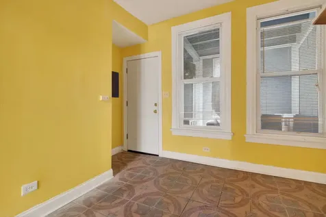 3657 West Ohio Street Chicago IL 60624