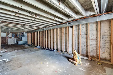 3657 West Ohio Street Chicago IL 60624